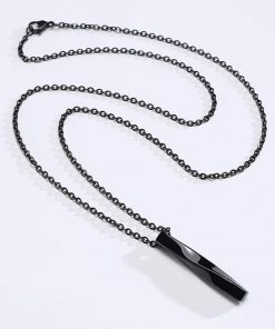 cadena monolito negro