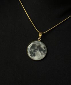 luna-llena-gris-luminosa