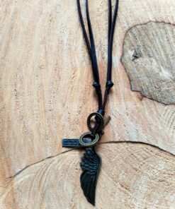 pluma-cuero-collar