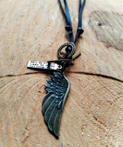 pluma-cuero-collar