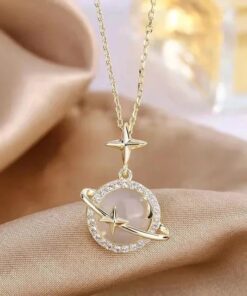 Alternative view of Collar con dije saturno