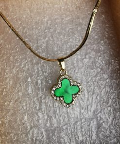 collar trébol