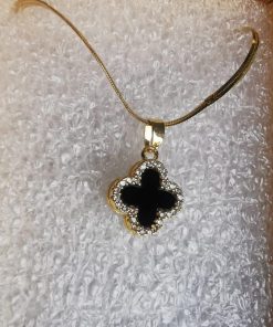 collar trébol