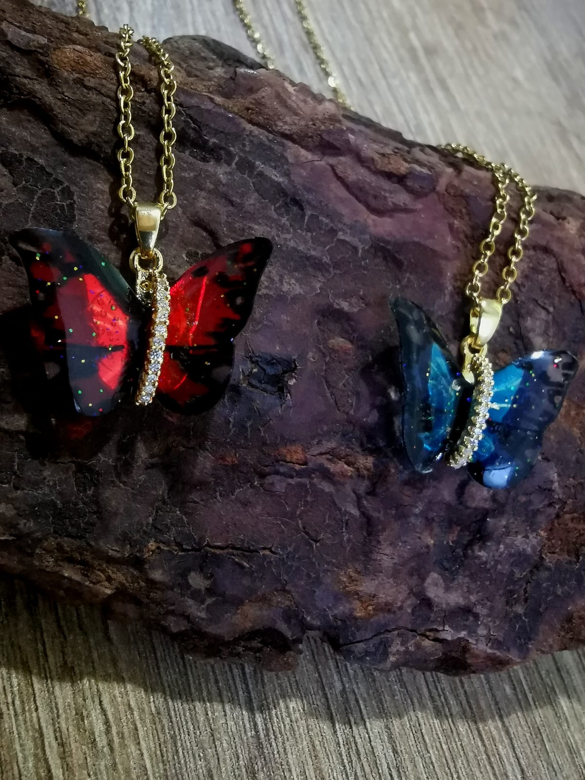 collar mariposa