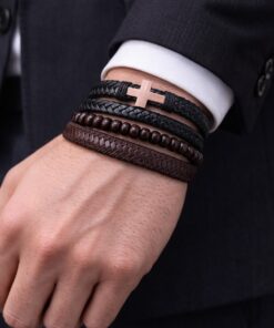 Alternative view of Conjunto de pulseras de cuero con dije de Cruz